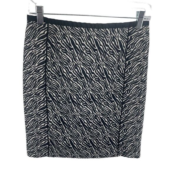 H&M Women's Pencil Skirt Straight Mini Animal Print Zip Black White zebra 6 - Picture 1 of 9